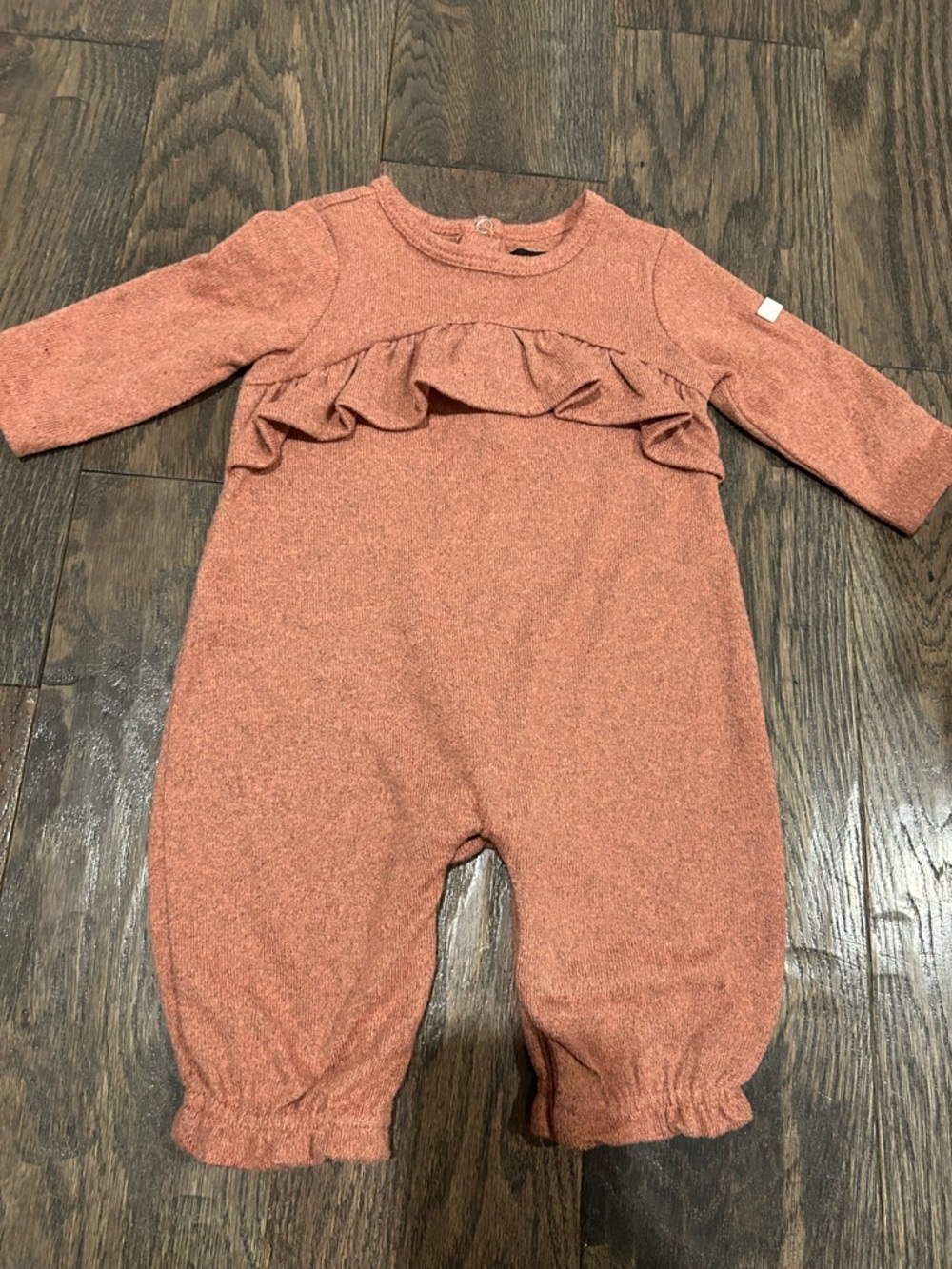 7 For all Mankind Ruffle Front Long Sleeve Baby Romper Rust Size 0-3 months